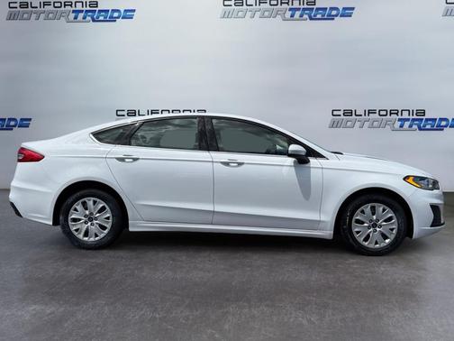 OXFORD WHITE 2019 Ford Fusion S