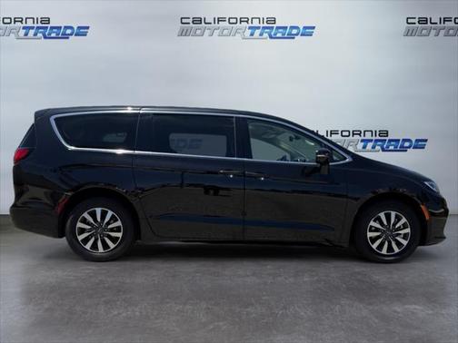 2022 Chrysler Pacifica Hybrid Touring L