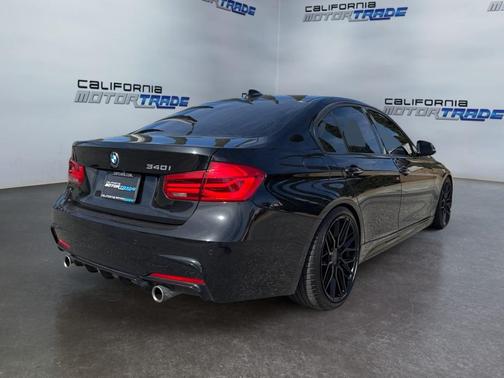 Black Sapphire Metallic 2018 BMW 340 340i