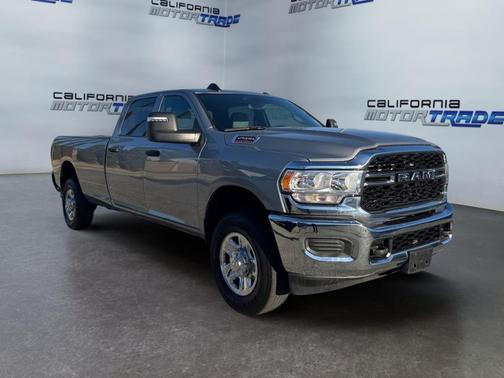2024 RAM 2500 Tradesman Crew Cab 4x4 8' Box