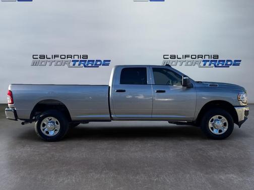 2024 RAM 2500 Tradesman Crew Cab 4x4 8' Box