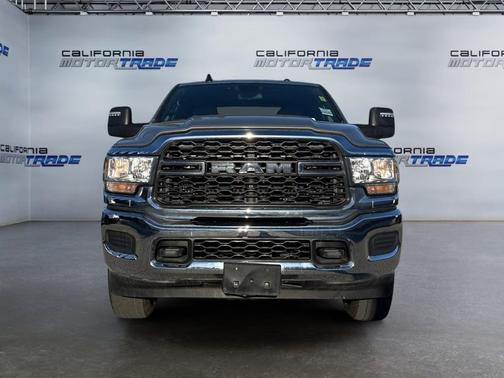 2024 RAM 2500 Tradesman Crew Cab 4x4 8' Box