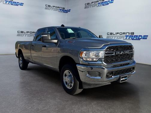 2024 RAM 2500 Tradesman Crew Cab 4x4 8' Box
