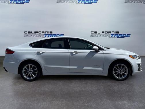OXFORD WHITE 2019 Ford Fusion Hybrid SE