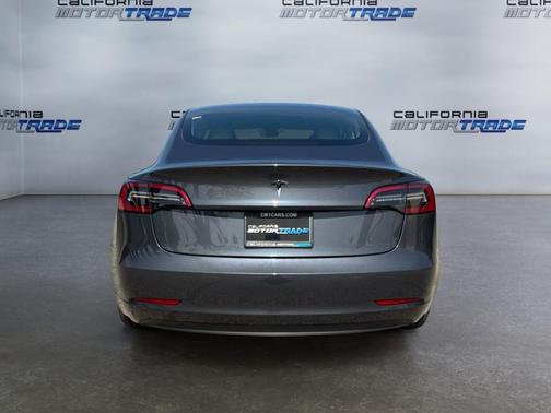 Midnight Silver Metallic 2023 Tesla Model 3 Standard Range