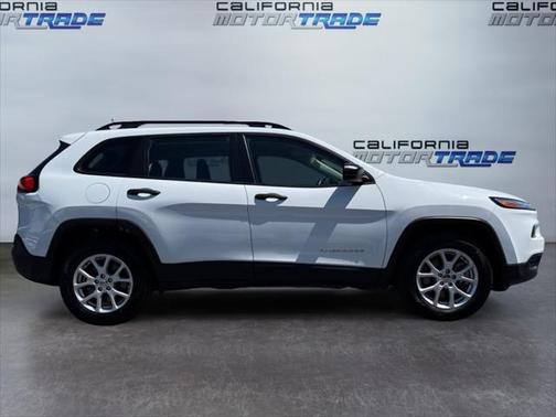 2016 Jeep Cherokee Sport