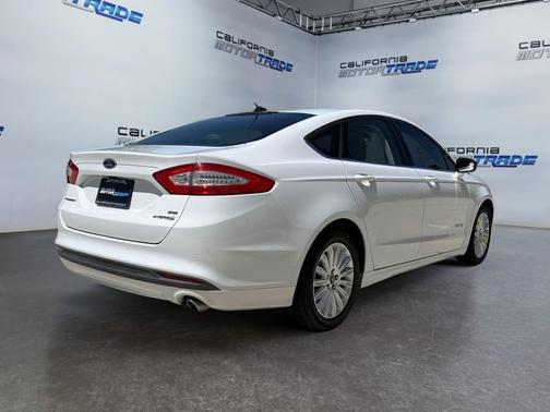 2016 Ford Fusion Hybrid SE
