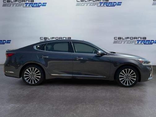 Platinum Graphite 2017 Kia Cadenza Premium