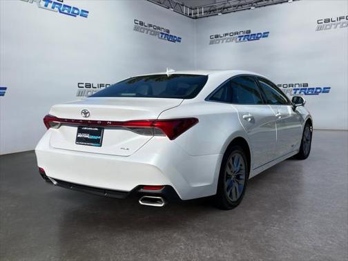 2022 Toyota Avalon XLE