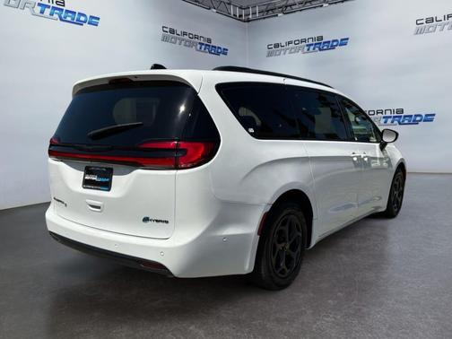 Bright White Clearcoat 2025 Chrysler Pacifica Hybrid Premium S Appearance Pkg