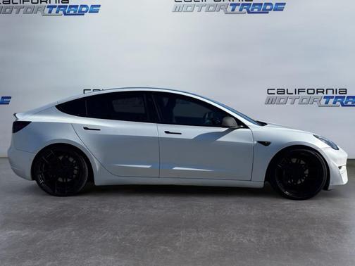 Pearl White Multi-Coat 2021 Tesla Model 3 Long Range