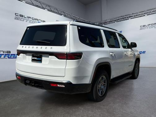Bright White Clearcoat 2023 Jeep Wagoneer Series I 4x2