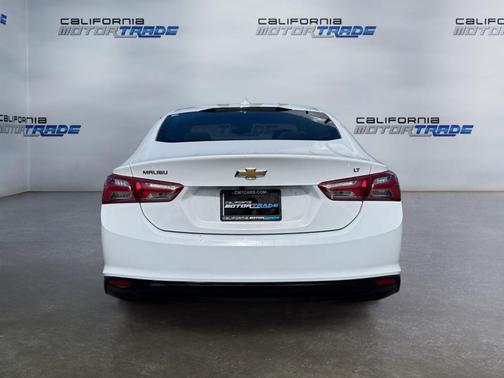 Summit White 2022 Chevrolet Malibu FWD LT