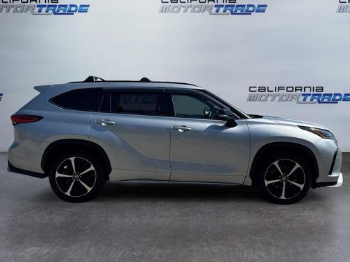 Celestial Silver Metallic 2021 Toyota Highlander XSE