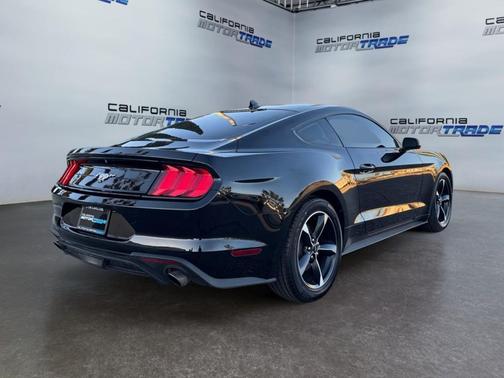 2021 Ford Mustang EcoBoost