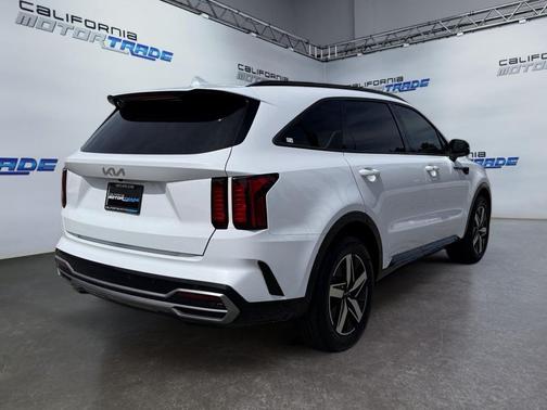 Glacial White Pearl 2022 Kia Sorento S