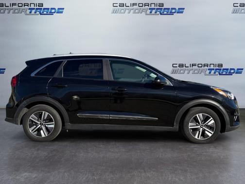 2022 Kia Niro LXS