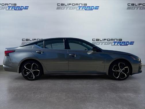 2023 Nissan Altima SR FWD