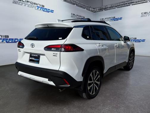 2023 Toyota Corolla Cross XLE