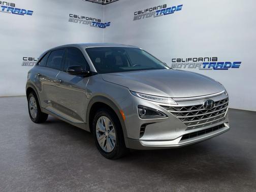 Shimmering Silver 2022 Hyundai NEXO Blue
