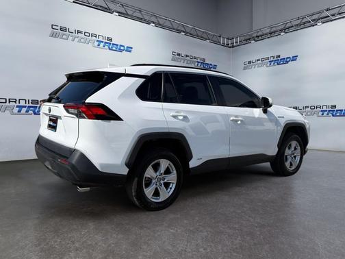 2020 Toyota RAV4 Hybrid XLE