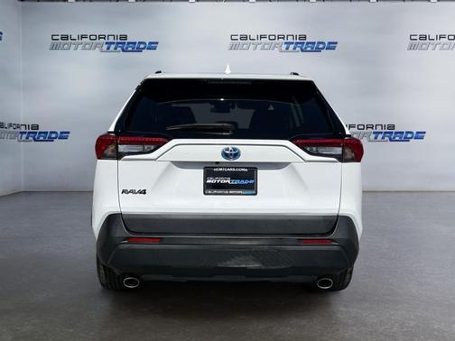 2020 Toyota RAV4 Hybrid XLE
