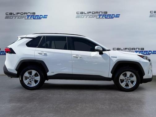 2020 Toyota RAV4 Hybrid XLE