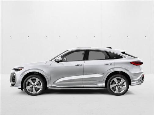 Glacier White Metallic 2026 Audi Q5 Sportback Premium Plus TFSI quattro S tronic