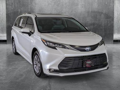2024 Toyota Sienna XLE 7 Passenger