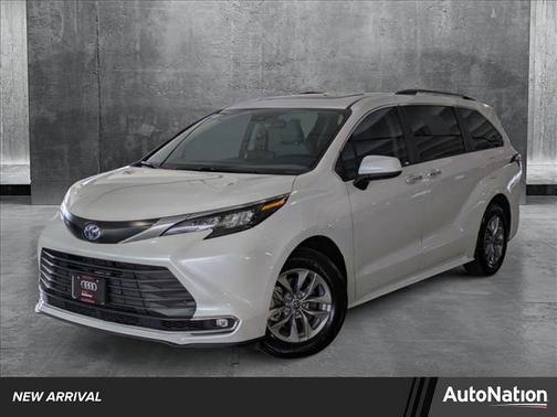 2024 Toyota Sienna XLE 7 Passenger