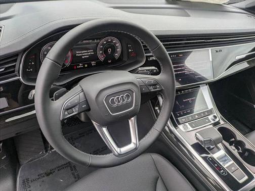 2025 Audi Q7 55 Premium Plus