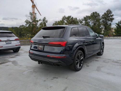2025 Audi Q7 55 Premium Plus