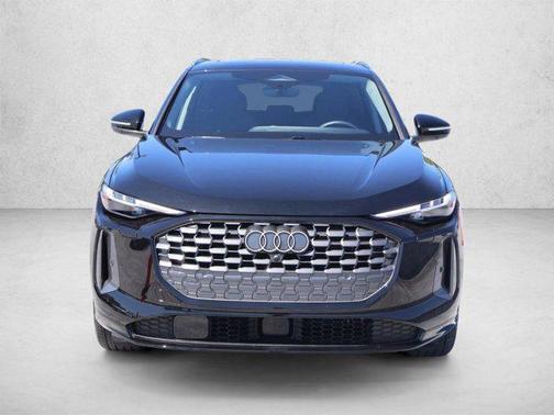 Mythos Black Metallic 2025 Audi Q5 Prestige TFSI quattro S tronic
