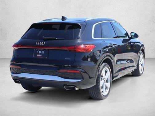 Mythos Black Metallic 2025 Audi Q5 Prestige TFSI quattro S tronic
