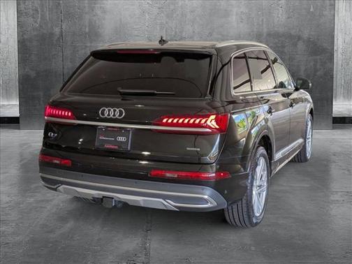 2023 Audi Q7 55 Premium