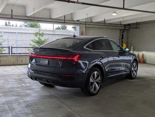 2024 Audi Q8 e-tron Premium Plus