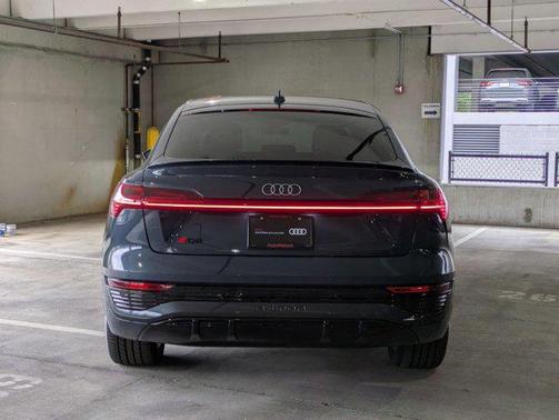 2024 Audi Q8 e-tron Premium Plus