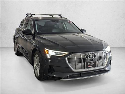 2019 Audi e-tron Premium Plus