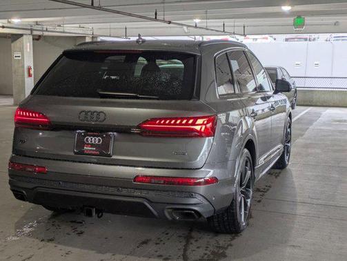 2025 Audi Q7 55 Prestige
