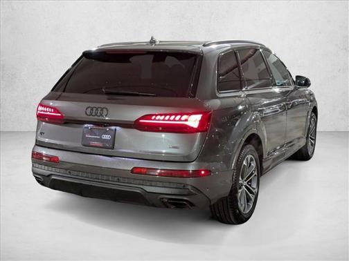2025 Audi Q7 45 Premium Plus