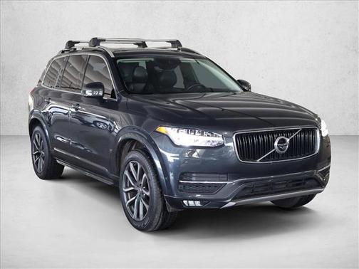 2017 Volvo XC90 T6 Momentum