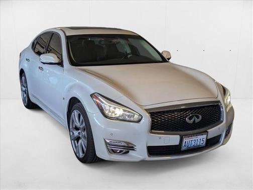 2015 INFINITI Q70 3.7X
