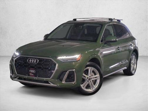 District Green Metallic 2021 Audi Q5 Prestige 55 TFSI e quattro S tronic