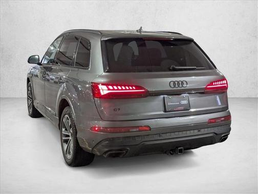 2025 Audi Q7 45 Premium Plus