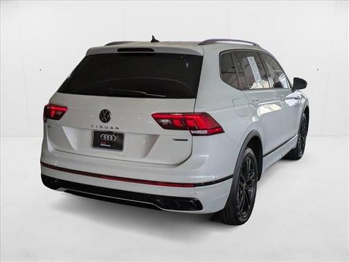 2022 Volkswagen Tiguan 2.0T SE R-Line Black 4MOTION