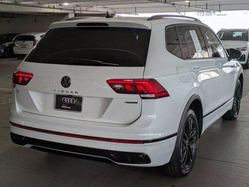 2022 Volkswagen Tiguan 2.0T SE R-Line Black 4MOTION