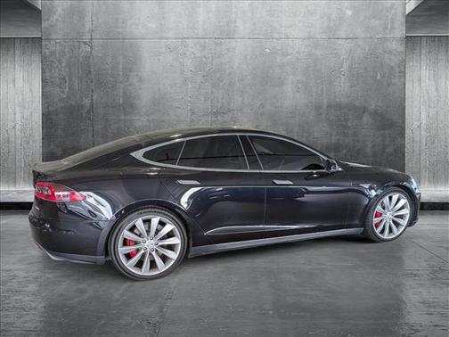 2015 Tesla Model S 90D