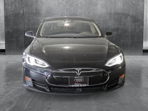 2015 Tesla Model S 90D