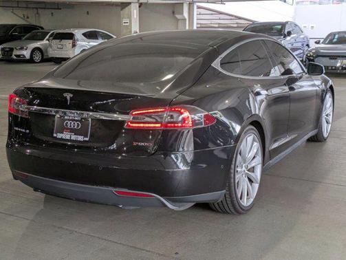 2015 Tesla Model S 90D