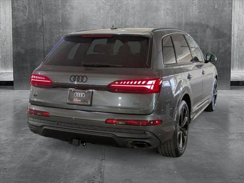 2025 Audi Q7 55 Premium Plus